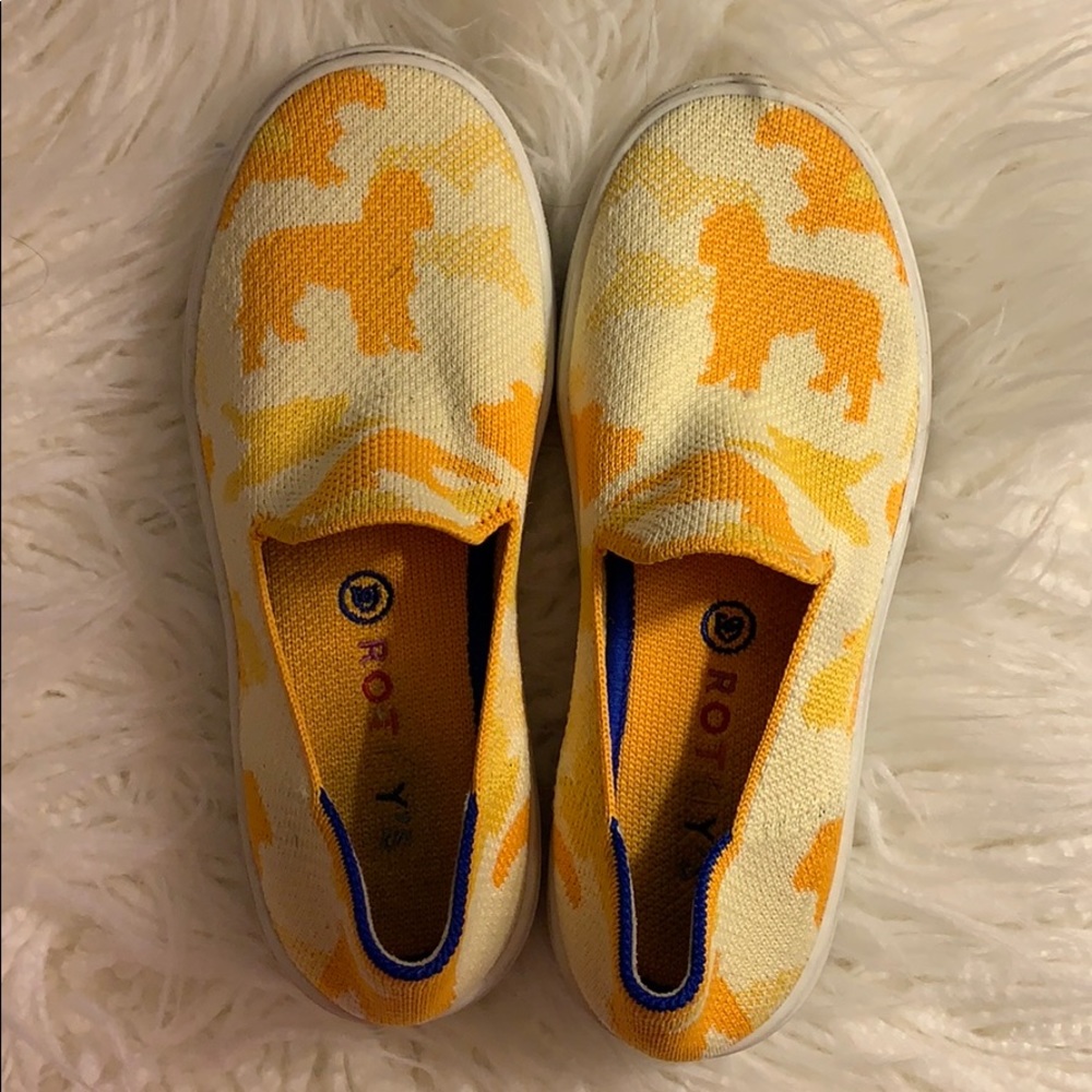 SHRUNKEN Rothy’s size 1 in yellow dog pattern
